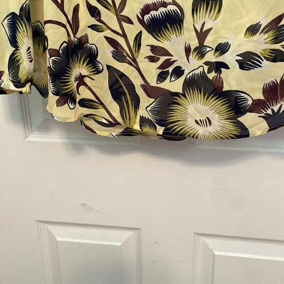 NET Ann Taylor Sheer V Neck Blouse Shirt Yellow Chocolate Black Size XL - Picture 9 of 11